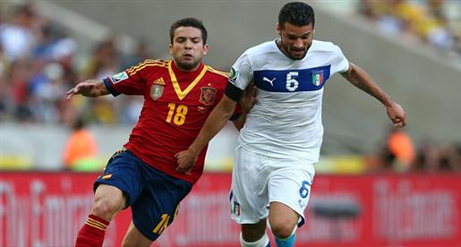 بالفيديو .. كاندريفا يبدع على طريقة بيرلو وزيدان